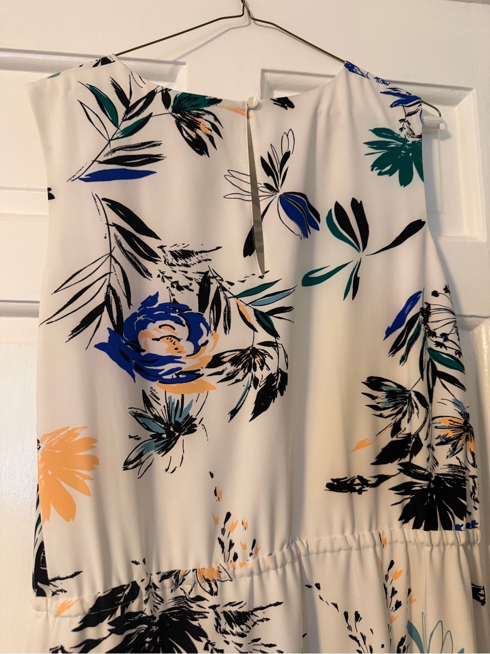 Halogen White and floral design dress - Picture 5 of 6